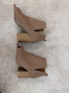 Pink Lily open toe ankle booties
